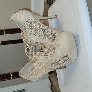 Body Central Cream Crochet Faux Suede Booties